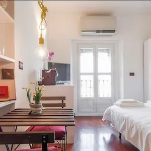  Apartment Volta In Brera Italy